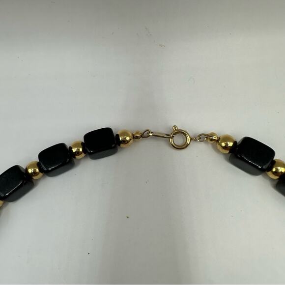 Vintage Trifari Black Gold Tone Beaded String Lucite Long Necklace VTG Retro - Picture 9 of 11